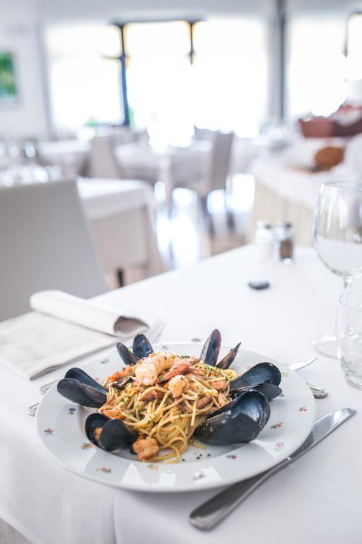 Hotel Luna Lignano Sabbiadoro Bagian luar foto