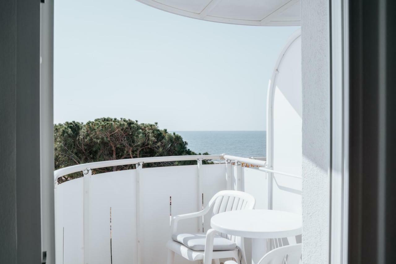 Hotel Luna Lignano Sabbiadoro Bagian luar foto