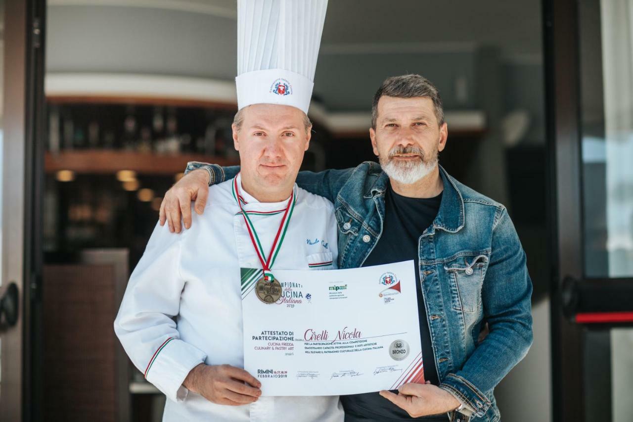 Hotel Luna Lignano Sabbiadoro Bagian luar foto