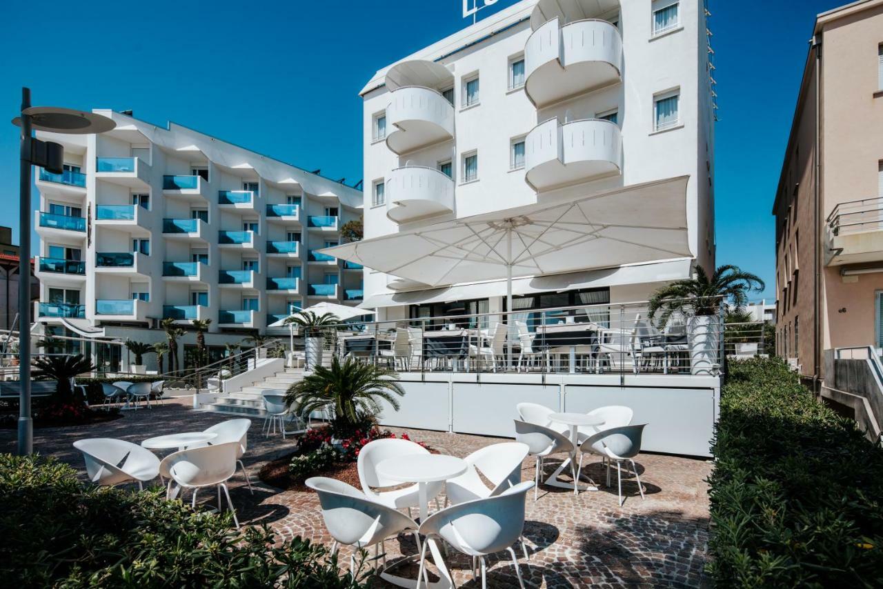 Hotel Luna Lignano Sabbiadoro Bagian luar foto